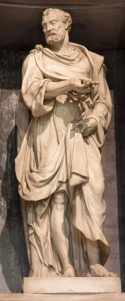 ROME, ITALY - MARCH 27, 2015: The sculpture of st. Peter by  Leonardo Sormani (1530 - 1589)  in church San Pietro in Montorio. — Zdjęcie stockowe