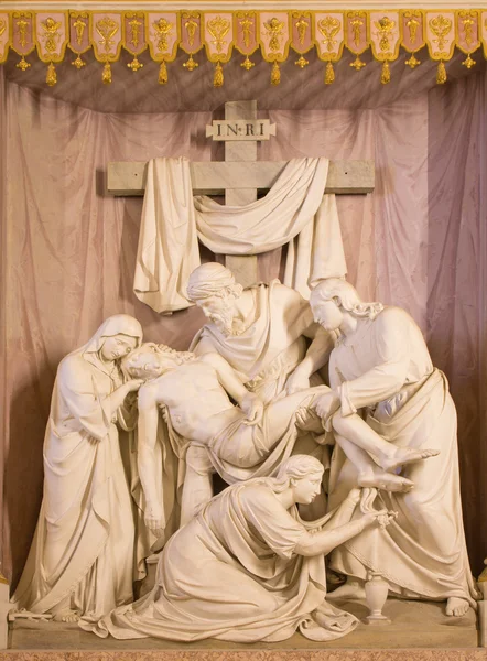 ROME, ITALY - MARCH 25, 2015: The Deposition of the cross sculpture in church Chiesa della Trinita dei Monti by Wilhelm Theodor Achtermann (1799 - 1884). — Stok fotoğraf