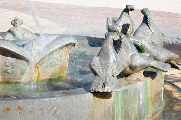 JERUSALEM, ISRAEL - MARCH 6, 2015: The detail of Lions Fountain located in a park in the Yemin Moshe by the German sculptor Gernot Rumpf erected in 1989. — 图库照片