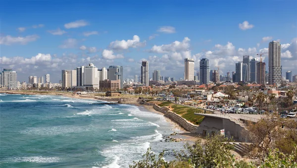 Tel Aviv, İsrail - 2 Mart 2015: Kıyı ve sahil Tel Aviv — Stok fotoğraf