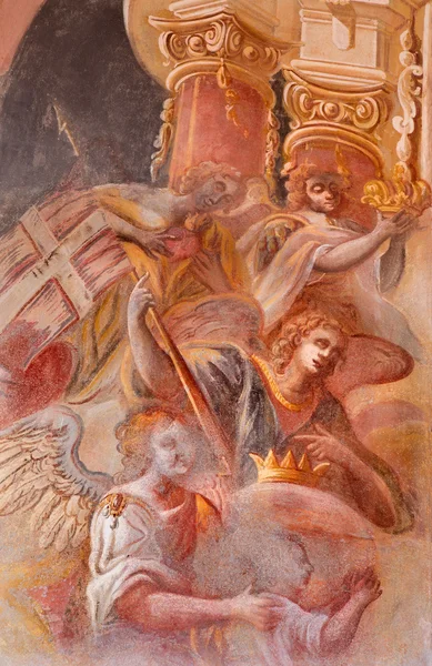 BANSKA STIAVNICA, SLOVAKIA - FEBRUARY 20, 2015: The detail of angels in fresco on cupola in the middle church of baroque calvary by Anton Schmidt from years 1745. — Stok fotoğraf