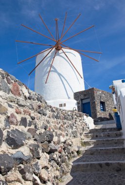 Santorini - ailse ve yel değirmeni Oia.
