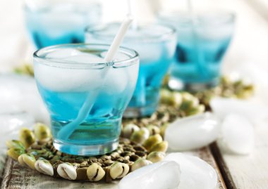 Blue curacao kokteyl