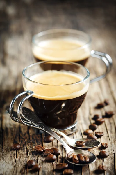 Espresso. zwei Tassen Kaffee. — Stockfoto