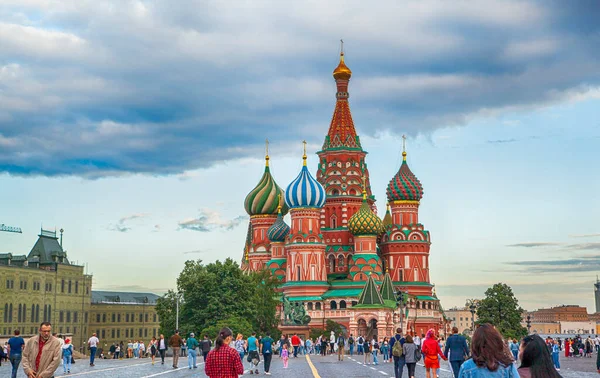 モスクワ 2021年7月23日 赤の広場 セントの景色 バジル大聖堂 夏の有名なモスクワ市内中心部の美しい景色 ロイヤリティフリーのストック写真