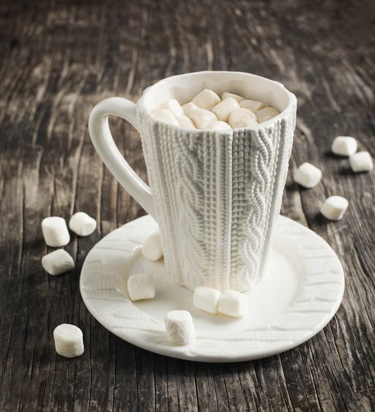 Mug filled with hot chocolate and marshmallows — Stock Photo, Image
