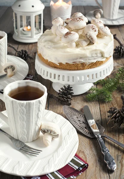 Christmas table setting with cake — Stock Photo, Image