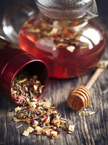 Kräutertee aus Drachenfrüchten. Selektiver Fokus — Stockfoto