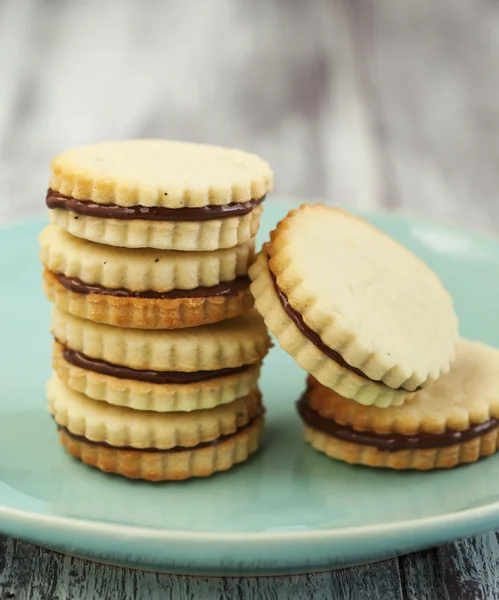 Galletas con crema de avellana de chocolate —  Fotos de Stock