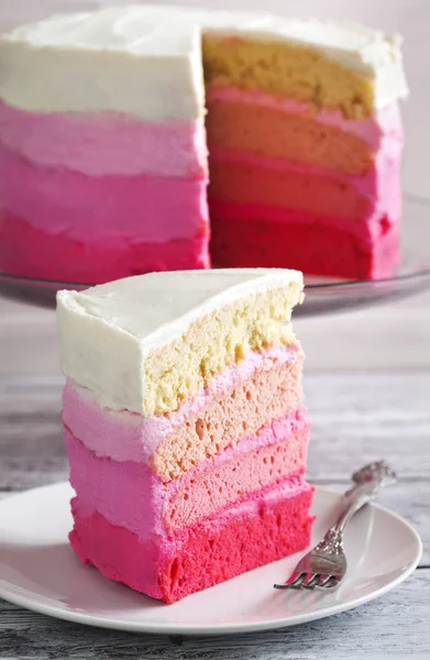 A rózsaszín Ombre vaníliás sütemény — Stock Fotó
