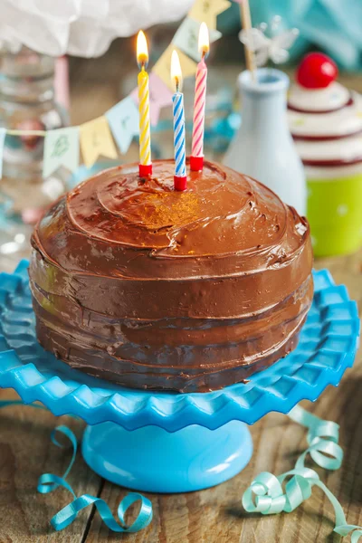 Pastel de chocolate de cumpleaños —  Fotos de Stock