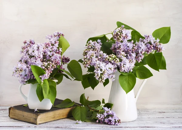 Boeket van paarse Lila. — Stockfoto