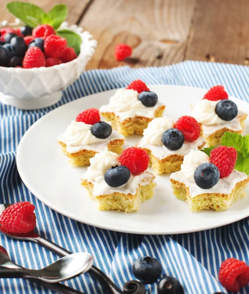 Fresh pastry with berries — Stock Photo, Image