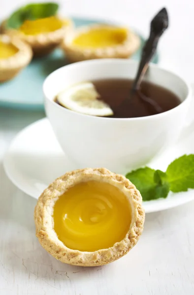 Crostata al limone e tazza di tè — Foto Stock
