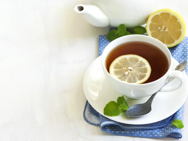 Tazza di tè al limone — Foto Stock