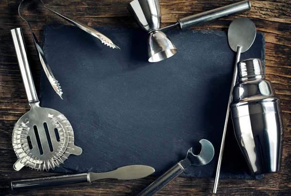 Ensemble d'accessoires de bar pour faire un cocktail — Photo