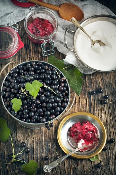 Ingredients for blackcurrant jam — Stock Photo, Image