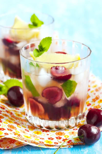 Alcohol cocktail "Cherry Belle" — Stock Photo, Image