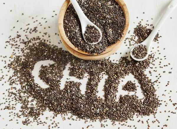 Chiasamen. Chia Wort aus Chia Samen. — Stockfoto