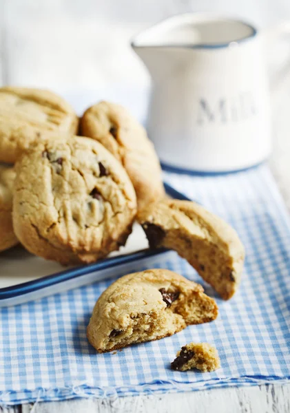 Peanut butter cookies with chocolate chips — Stock Photo, Image