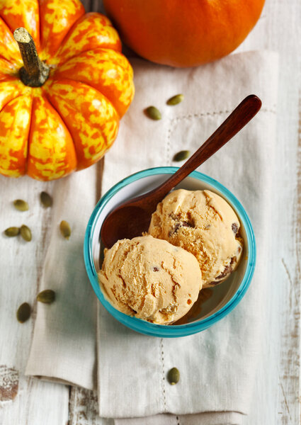 Pumpkin pie ice cream