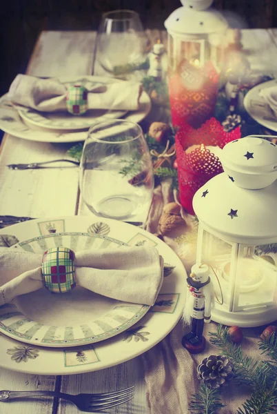 Christmas table setting. Holiday Decorations. Toned image — Stock Photo, Image