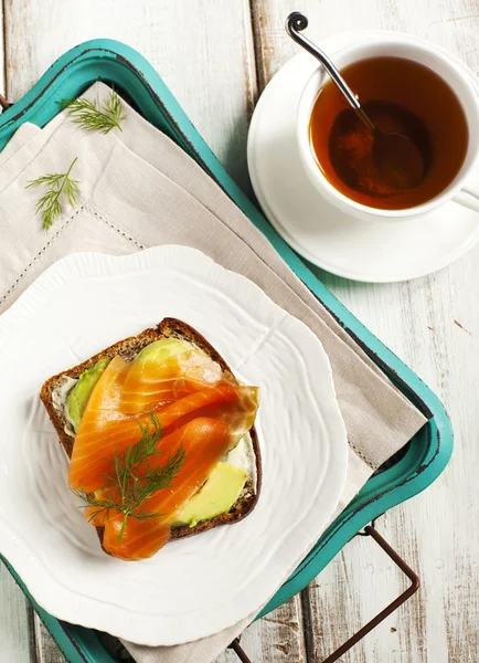 Salmon and avocado sandwich — Stock Photo, Image