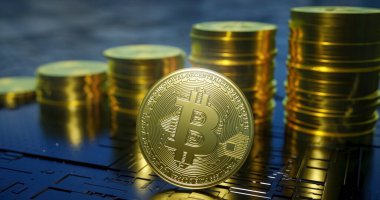 Arka planda yükselen madeni para sütunları ile 3D metalik bitcoin oluşturma.