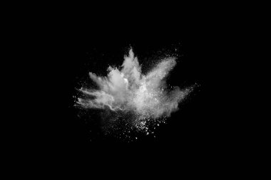 Siyah arka planda beyaz toz patlaması. Renkli bulut. Renkli toz patlar. Boya Holi.
