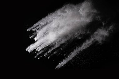 Siyah arka planda beyaz toz patlaması. Renkli bulut. Renkli toz patlar. Boya Holi.