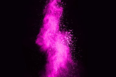 Siyah arka planda pembe toz patlaması. Renkli bulut. Renkli toz patlar. Boya Holi.