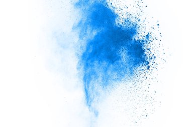 Beyaz arka planda mavi renkli toz patlaması. Renkli bulut. Renkli toz patlar. Boya Holi.