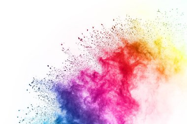 Soyut barut sıçramış arka plan. Beyaz arka planda renkli barut patlaması. Renkli bulut. Renkli toz patlar. Boya Holi.