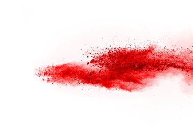 Beyaz arka planda izole edilmiş kırmızı barutun patlaması hareketsiz. Kırmızı toz bulutunun soyut tasarımı. Parçacık patlaması ekran koruyucusu, duvar kağıdı