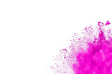 Soyut pembe toz sıçramış arkaplan, patlayan renk tozunun hareketsiz hareketi / renk pudrası, beyaz arkaplanda renk parıltısı dokusu.