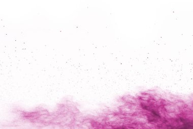Barut patlaması. Mor toz parçacığının beyaza izole edilmiş görüntüsü. Soyut arkaplan.