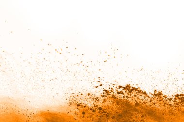 Beyaz arka planda kahverengi renkli toz patlaması. Renkli bulut. Renkli toz patlar. Boya Holi.