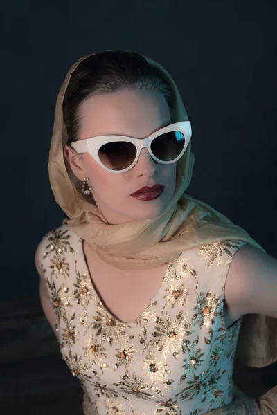 선글라스를 착용 해 여자 — 스톡 사진