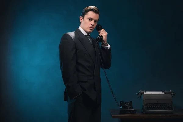 Retro 1940s business man in suit — Stock Photo, Image