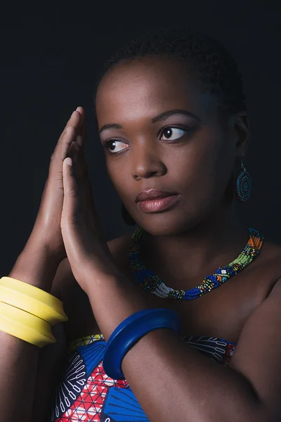 Traditionele Zuid-Afrikaanse xhosa vrouw — Stockfoto