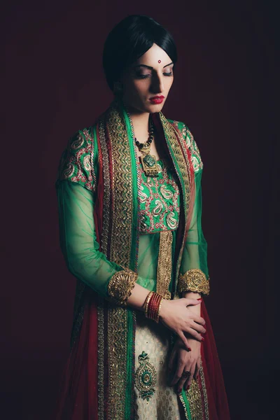 Mulher de moda tradicional vintage Bollywood — Fotografia de Stock