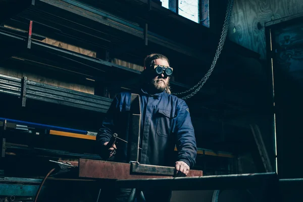 Man with beard and goggles — Stock Photo, Image