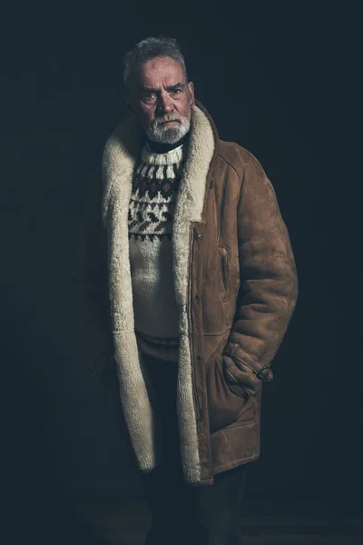 Homme âgé en tricot — Photo