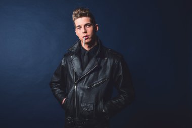 Sigara İçilmeyen retro adam