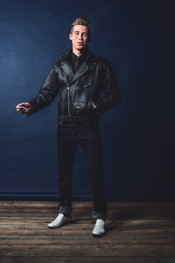 Sigara İçilmeyen retro adam