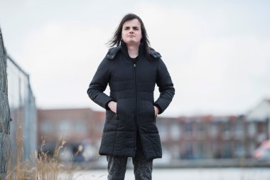 Yalnız androjenik adam