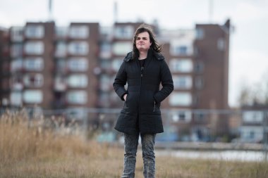 Yalnız androjenik adam 