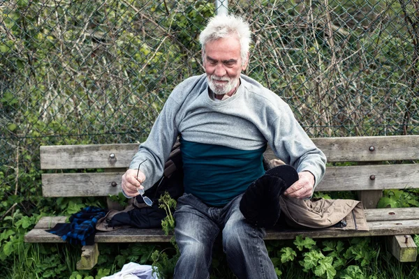 Homeless man on outdoors — Stock Photo, Image