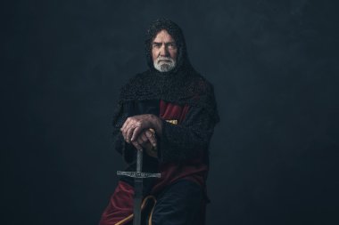 Şövalye zırh yelek sakallı 