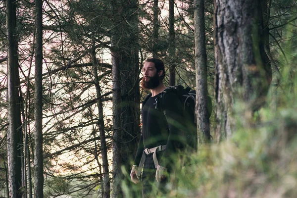 Hiker with beard and backpack — Stock Photo, Image
